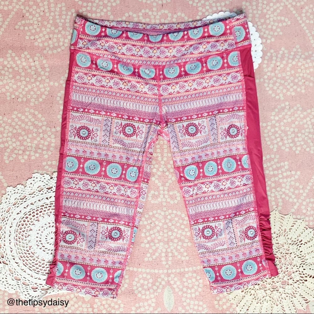 Carve Yoga Capris size Large EUC